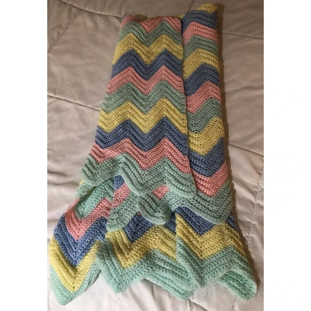Four toned Chevron Pretty Pink Blue Yellow Green Vintage Afghan‎ Throw Blanket